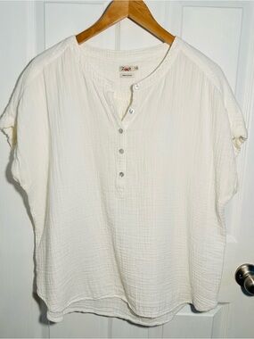 Faherty Cream Lightweight Button-Front Henley Top